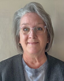 Headshot of Cathy Earhart